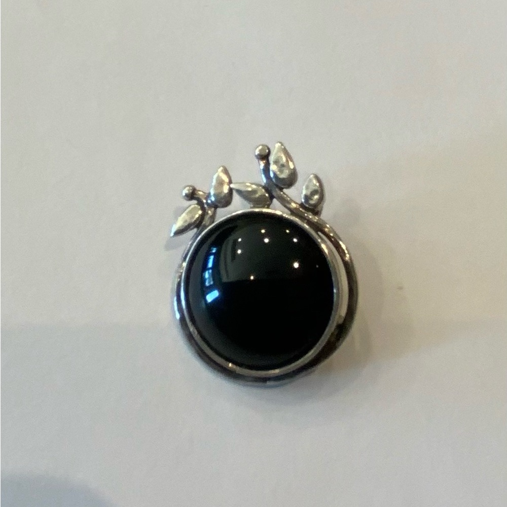 Sterling silver and black onyx brooch, vintage  floral design. Israeli silver